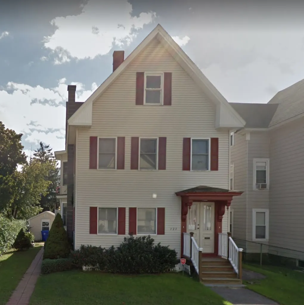323 Lake Avenue Manchester NH 03103