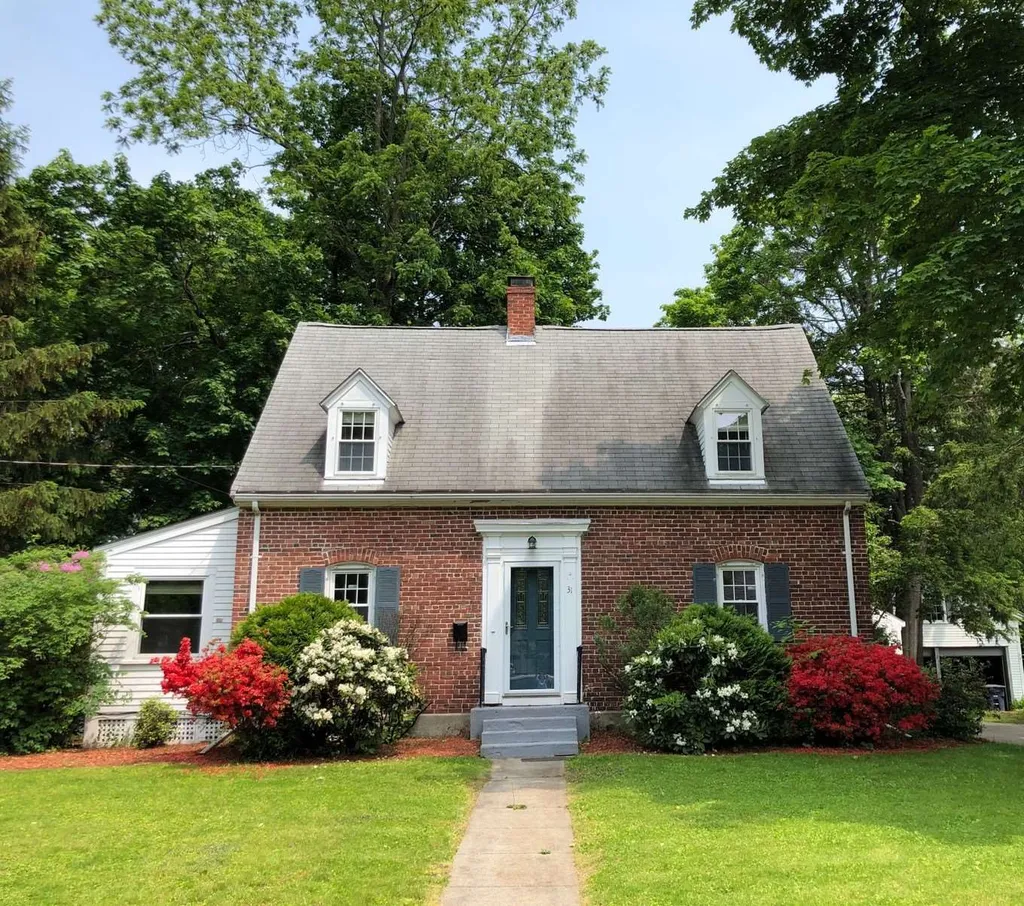 31 Chester Street Nashua NH 03064