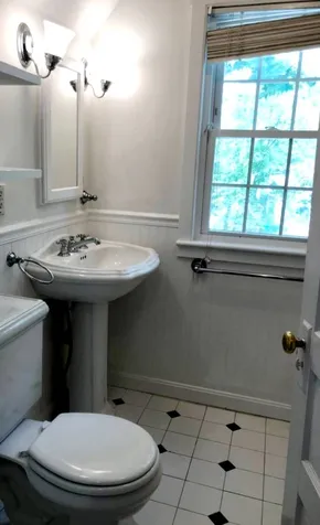 31 Chester Street Nashua NH 03064