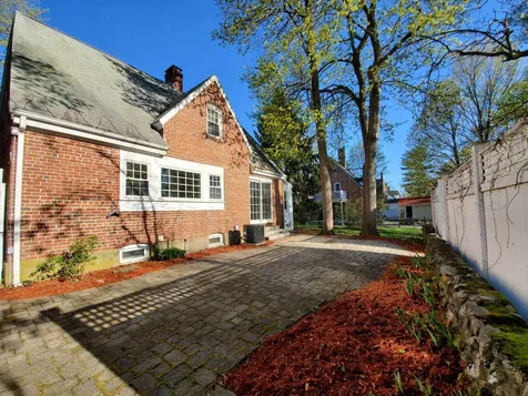 31 Chester Street Nashua NH 03064