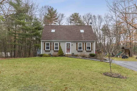 35 Chase Brook Circle Litchfield NH 03052