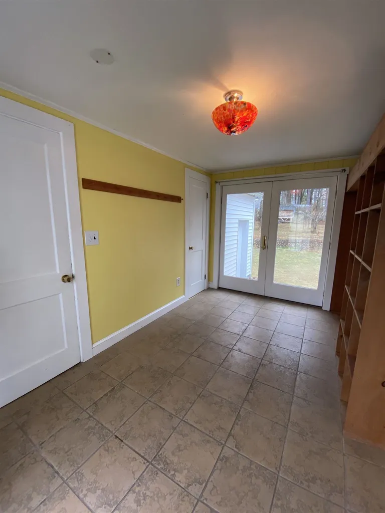 27 Glenwood Avenue Dover NH 03820