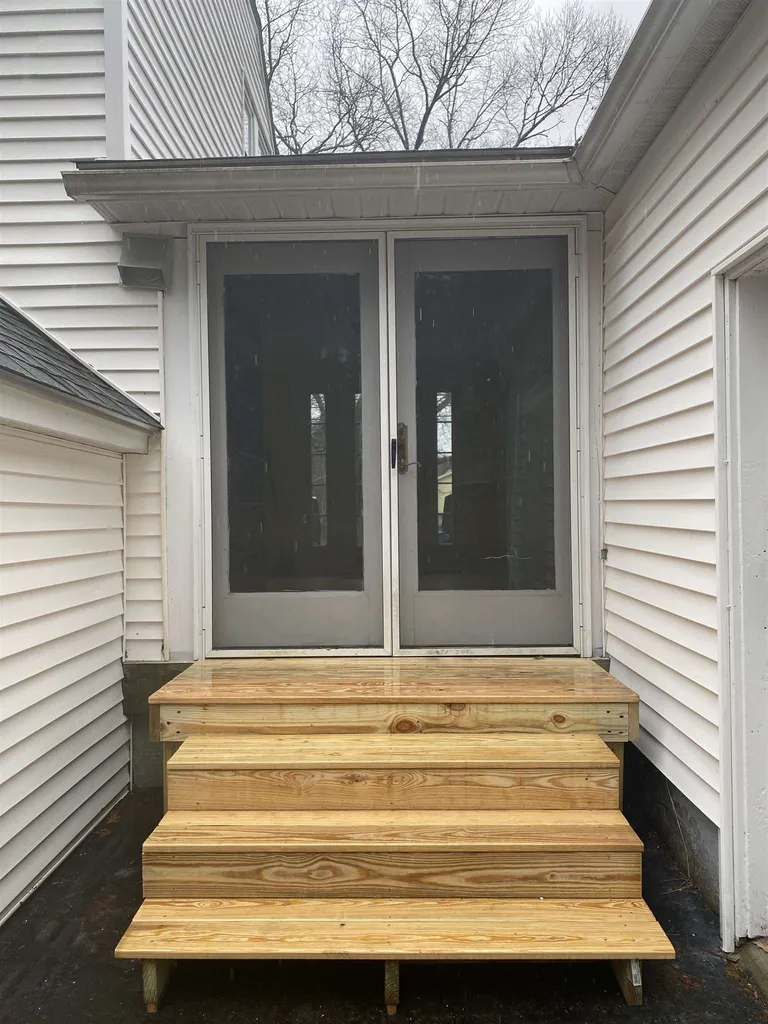 27 Glenwood Avenue Dover NH 03820