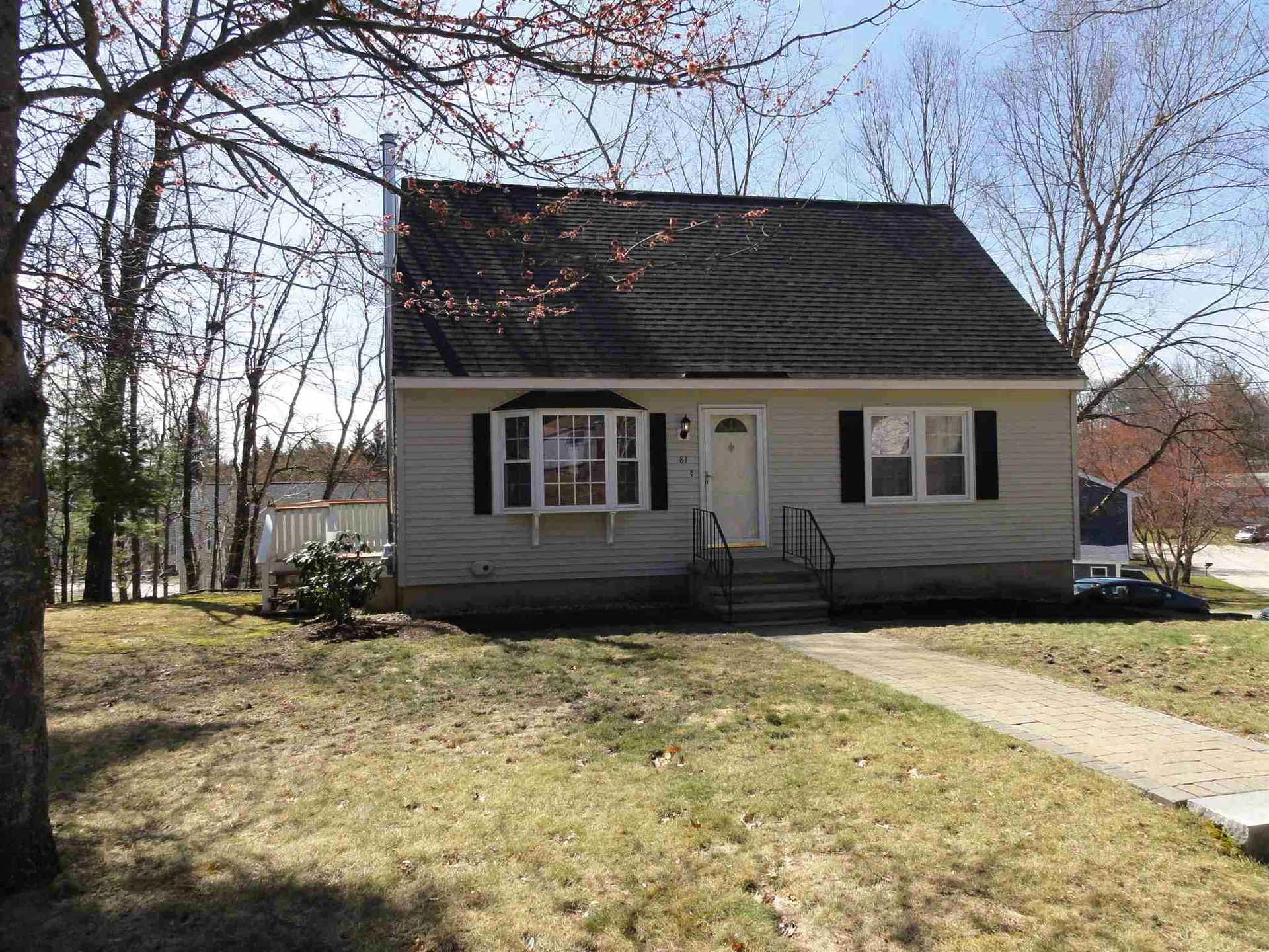 81 Westwood Drive Nashua NH 03062