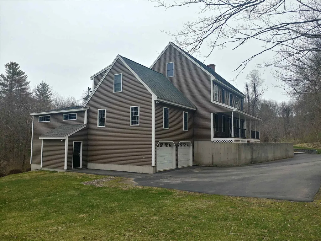 18 Hilliard Road Kensington NH 03833