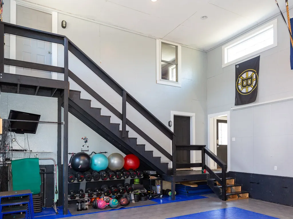 18 Hilliard Road Kensington NH 03833