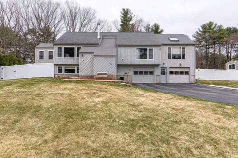 34 Saint Laurent Drive Hudson NH 03051
