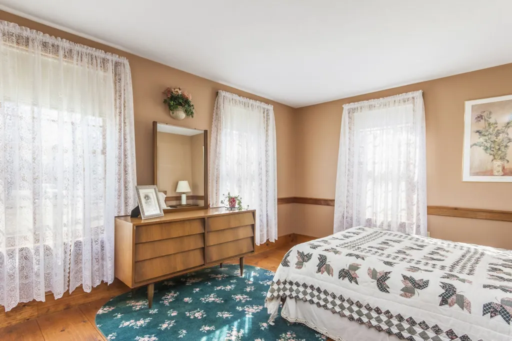 65 Ridgeview Lane New Boston NH 03070