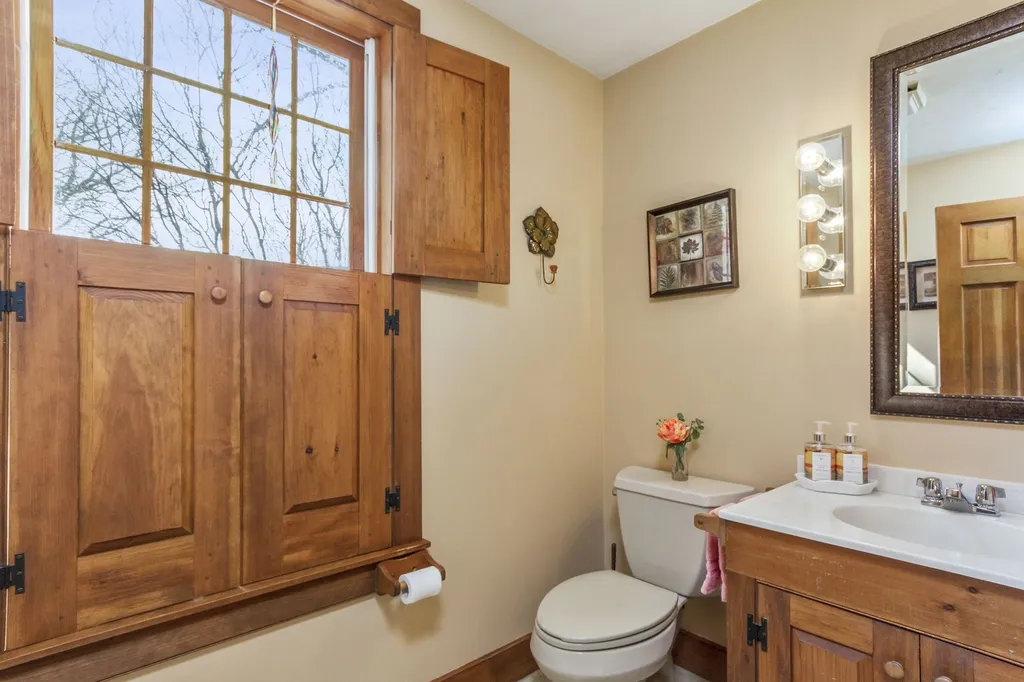 65 Ridgeview Lane New Boston NH 03070