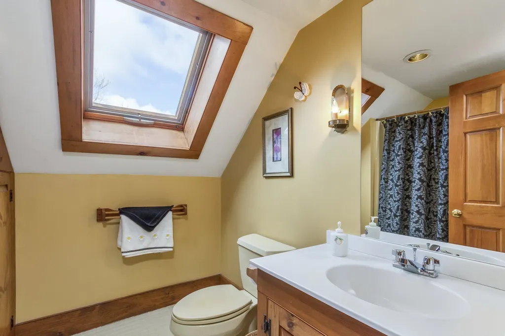 65 Ridgeview Lane New Boston NH 03070