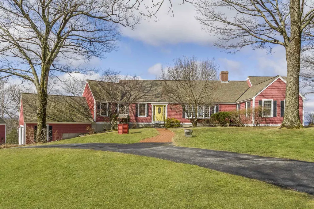 65 Ridgeview Lane New Boston NH 03070