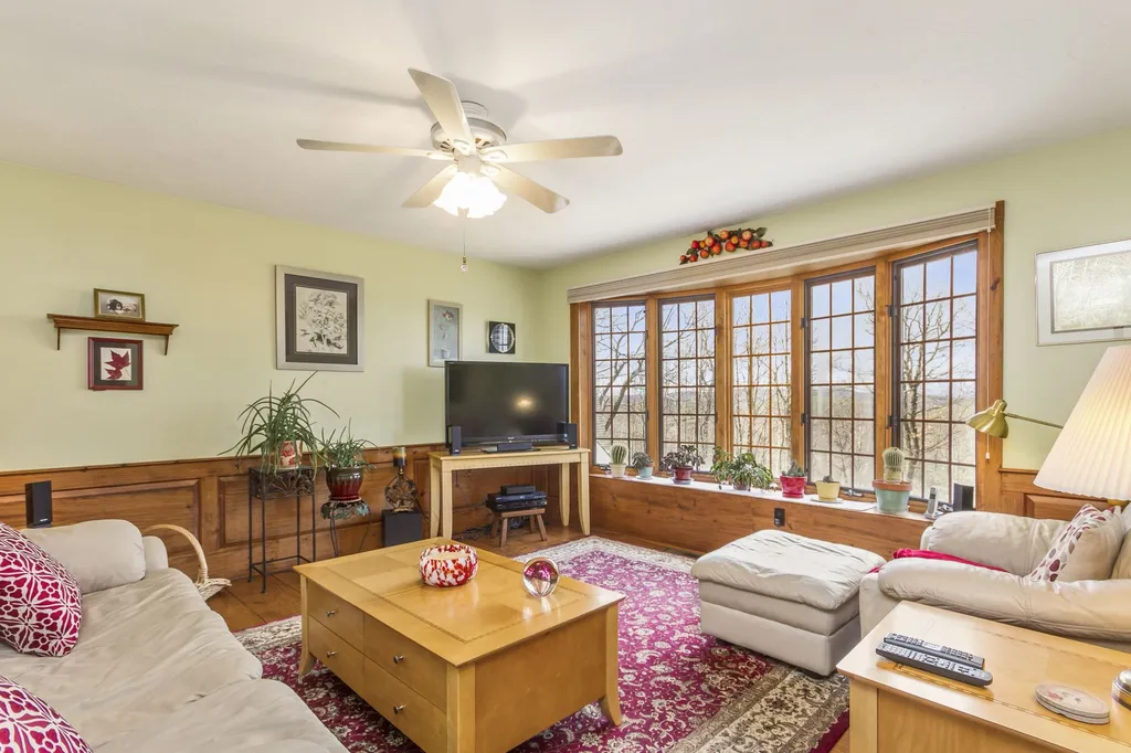 65 Ridgeview Lane New Boston NH 03070