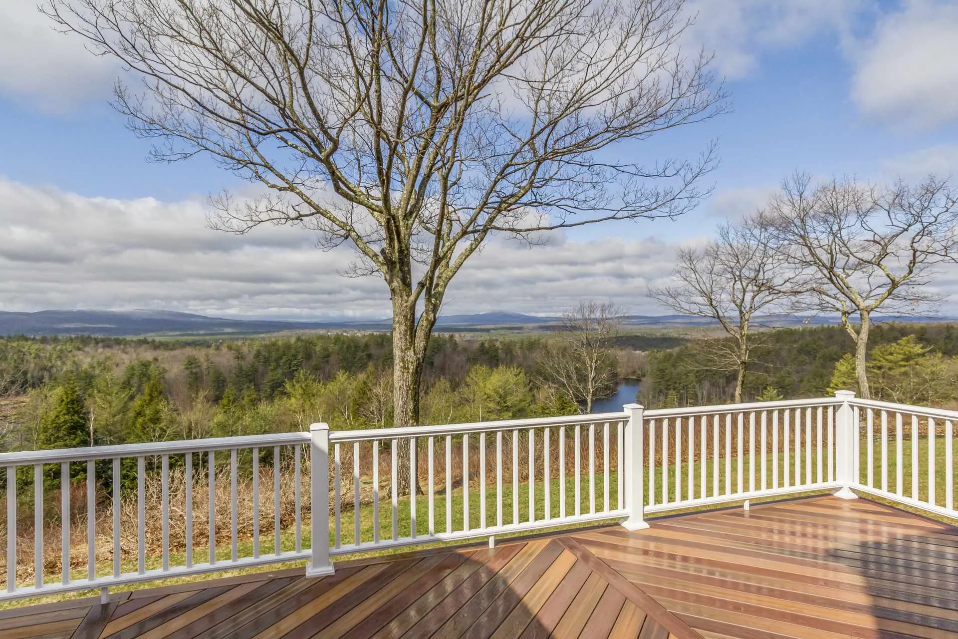 65 Ridgeview Lane New Boston NH 03070