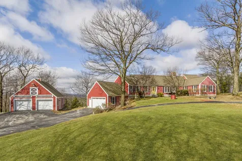 65 Ridgeview Lane New Boston NH 03070