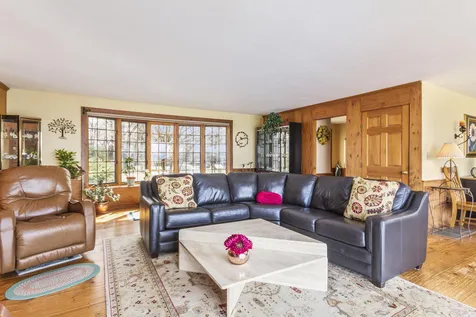 65 Ridgeview Lane New Boston NH 03070