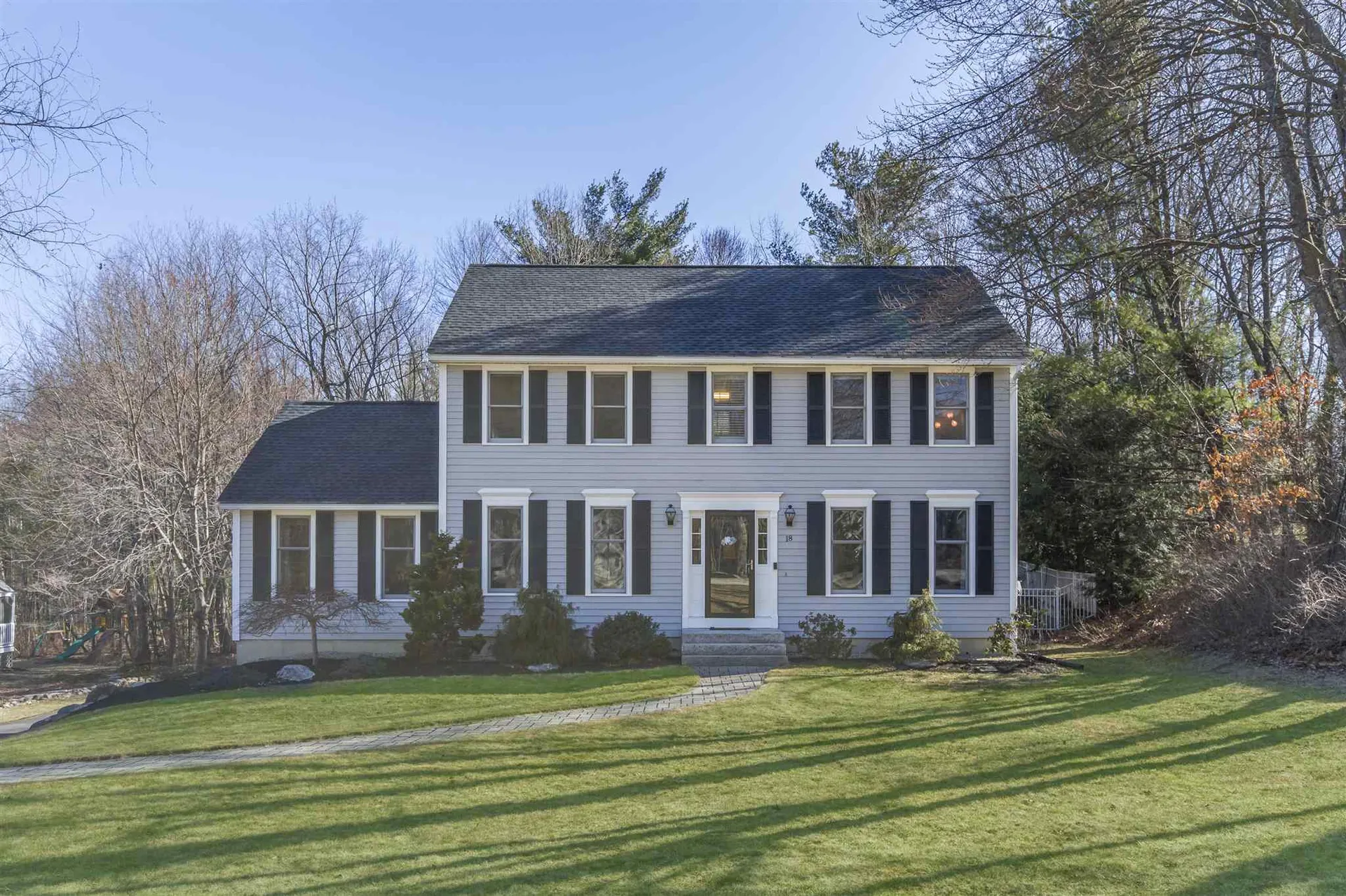 18 Springwood Drive Hooksett NH 03106