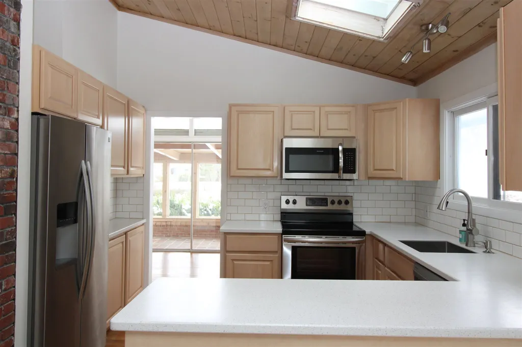 21 Riverview Road Durham NH 03824