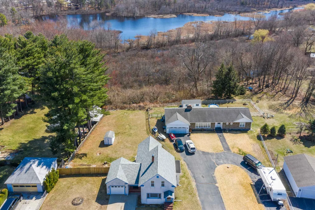 45 Lovell Street Nashua NH 03060-6438