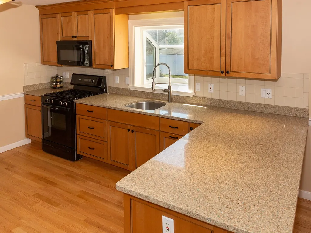 10 Alexander Drive Hampton NH 03842