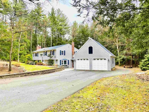 38 Garden Drive Litchfield NH 03052-1047