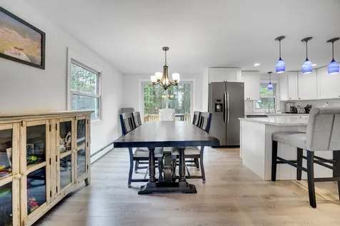 13 Longwood Avenue Londonderry NH 03053