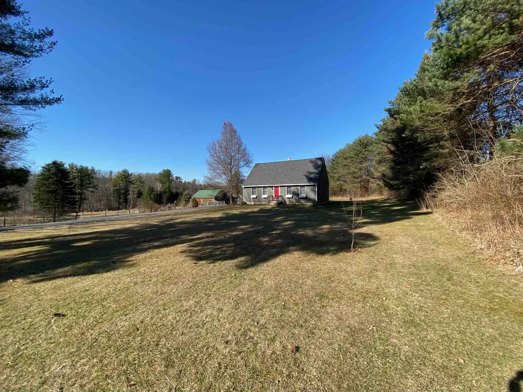 17 Stumpfield Road Kensington NH 03833
