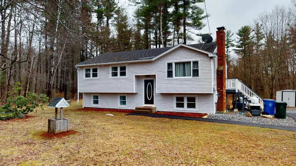 11 Mountain Home Road Londonderry NH 03053
