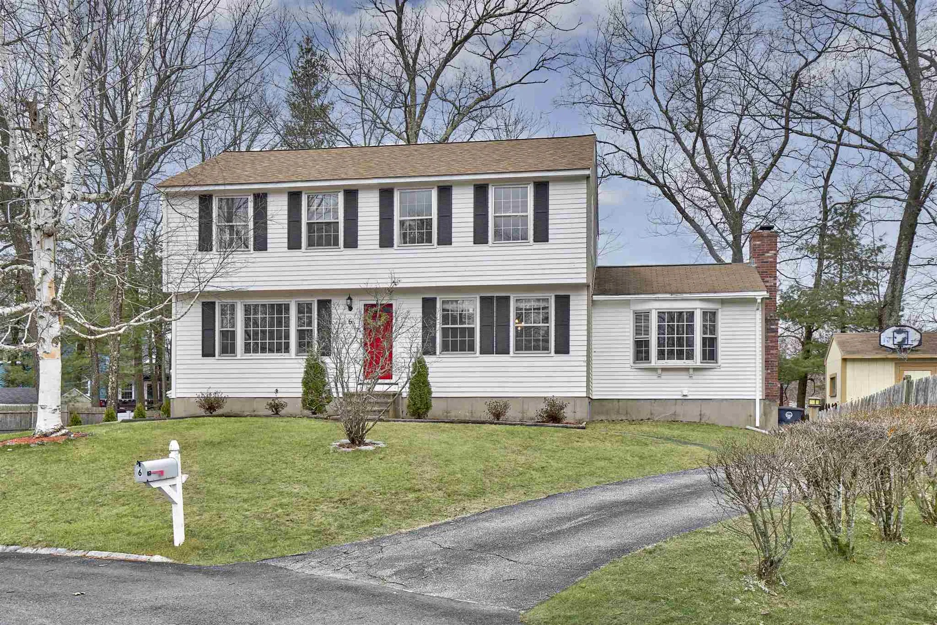 6 Marcia Drive Nashua NH 03062