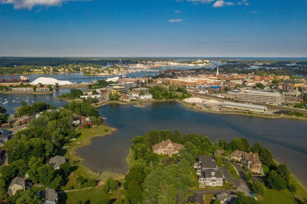 162 Mill Pond Way Portsmouth NH 03801