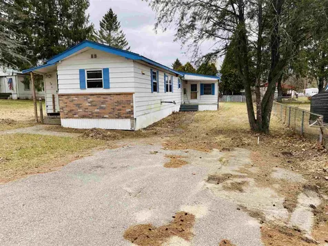 7 Gertrude Avenue Raymond NH 03077