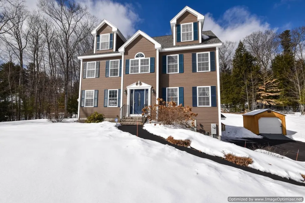 16 Kelmar Drive Rochester NH 03867