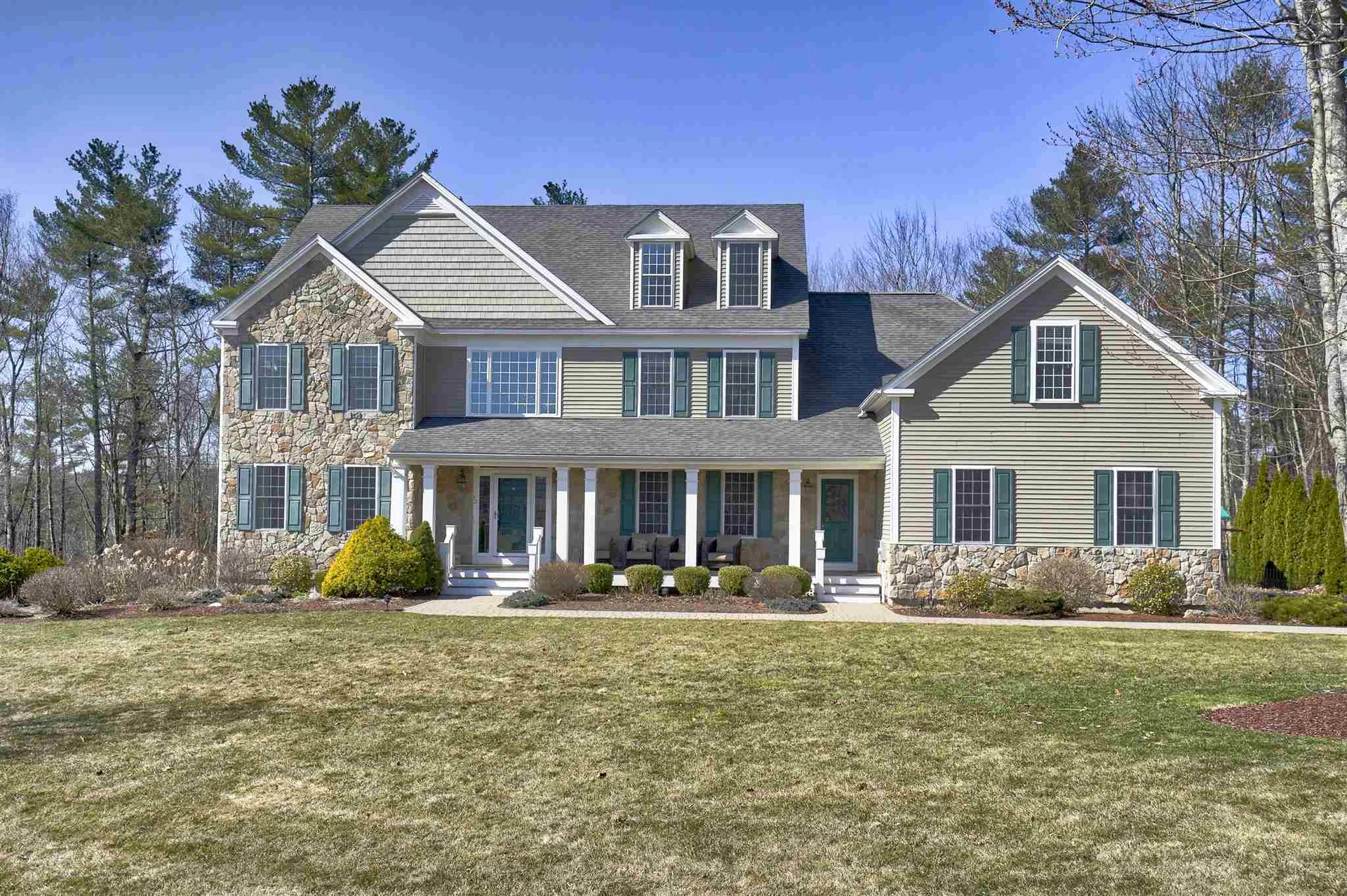 52 Settlers Court Bedford NH 03110