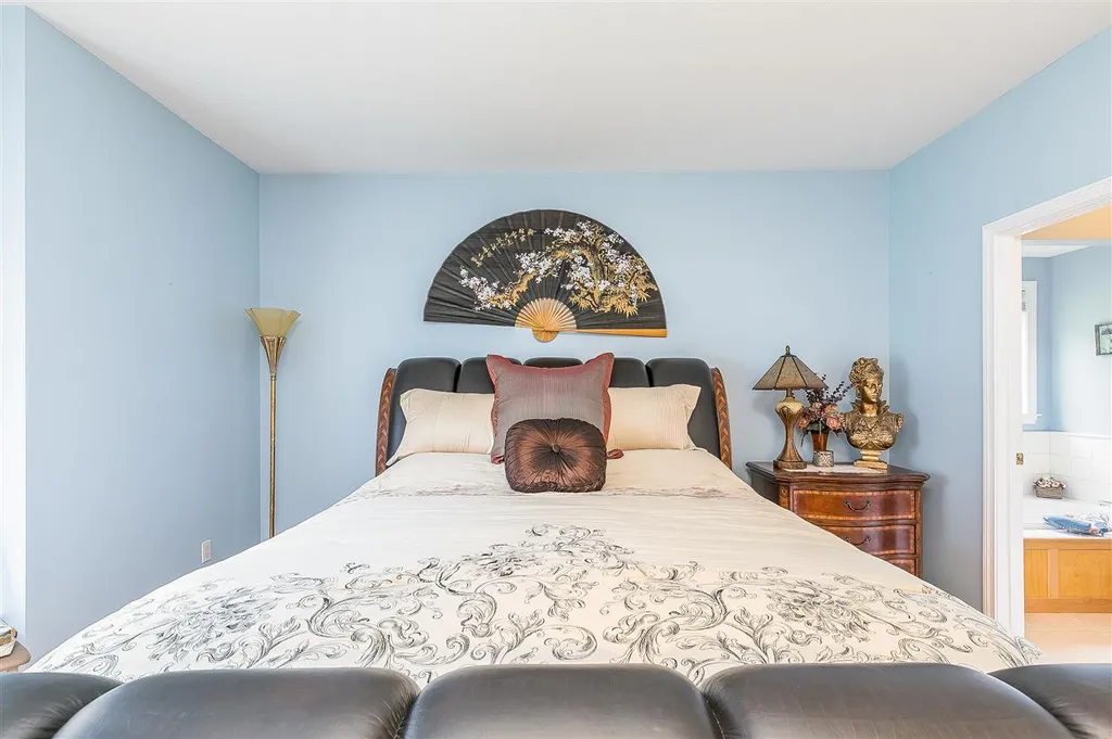 11 Connemara Drive Chichester NH 03258