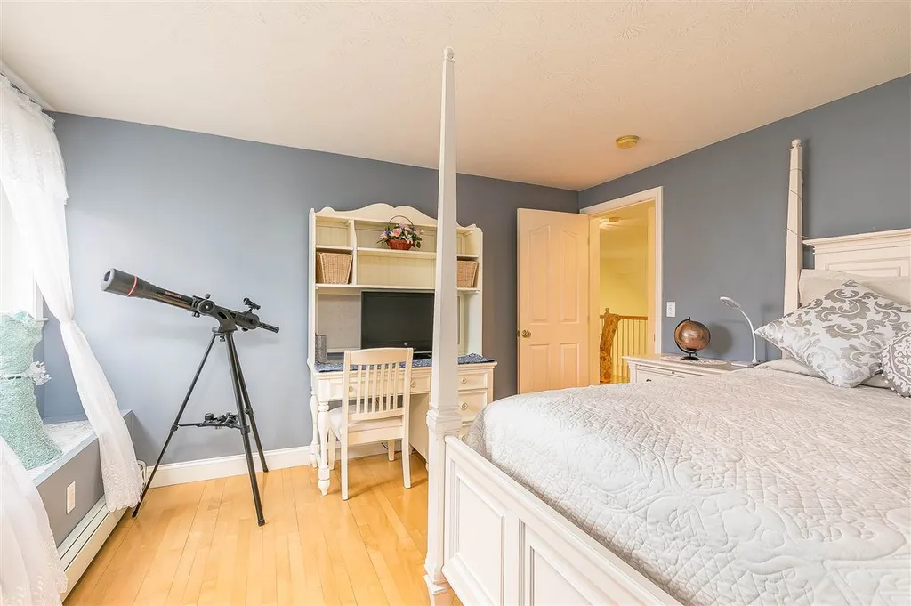 11 Connemara Drive Chichester NH 03258