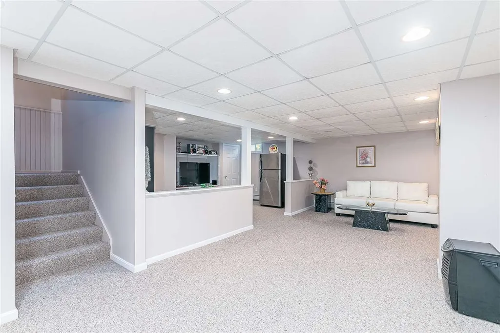 11 Connemara Drive Chichester NH 03258
