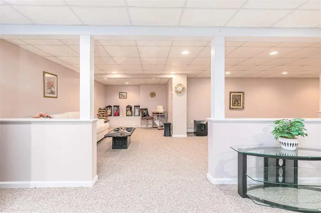 11 Connemara Drive Chichester NH 03258