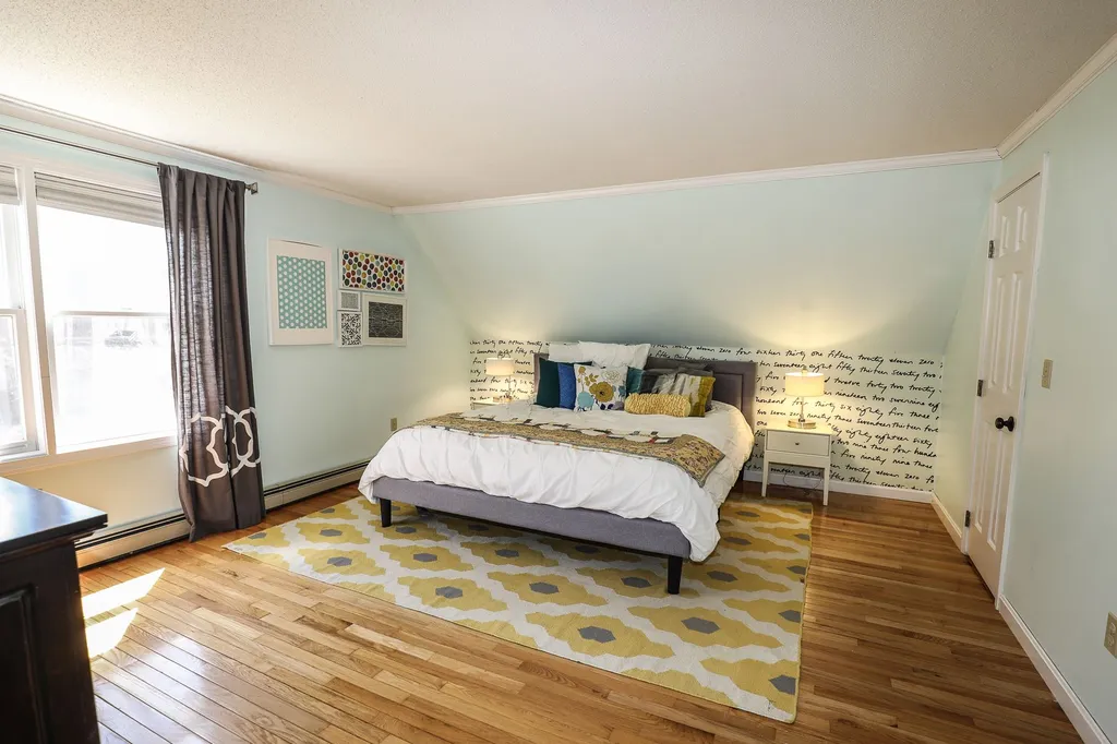 9 Poplar Circle Londonderry NH 03053