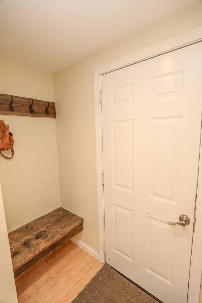 9 Poplar Circle Londonderry NH 03053
