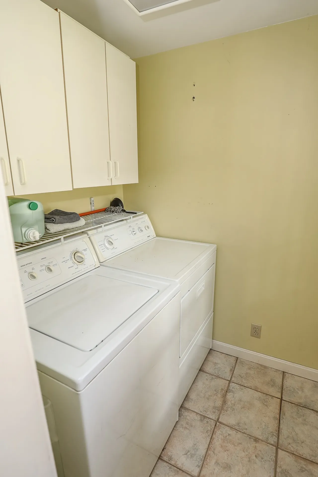 9 Poplar Circle Londonderry NH 03053