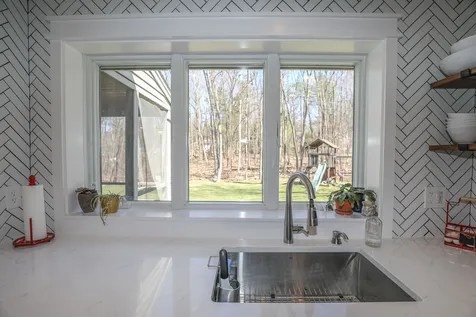 9 Poplar Circle Londonderry NH 03053