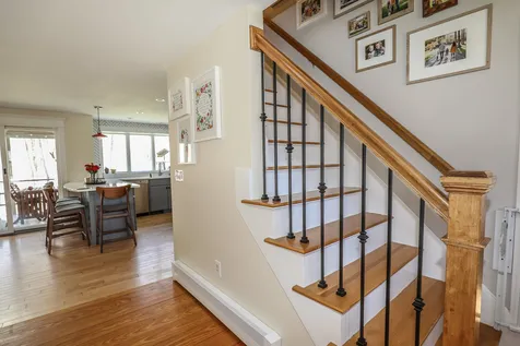 9 Poplar Circle Londonderry NH 03053
