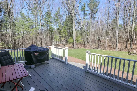 9 Poplar Circle Londonderry NH 03053