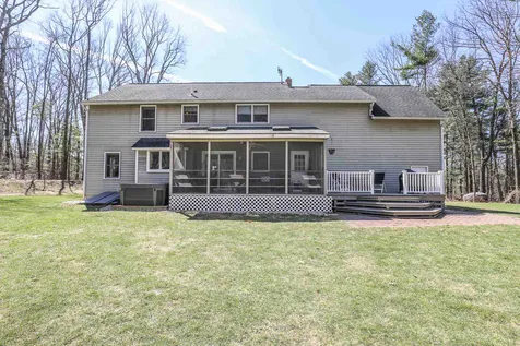 9 Poplar Circle Londonderry NH 03053