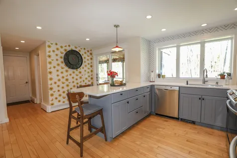 9 Poplar Circle Londonderry NH 03053
