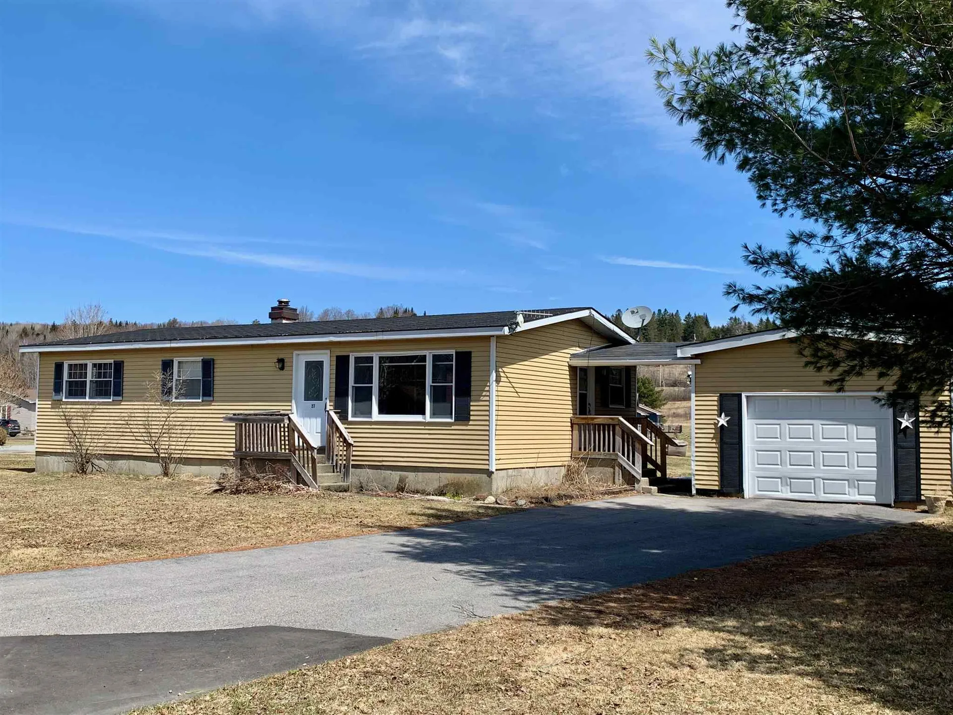 27 Nathan Street Canaan VT 05903