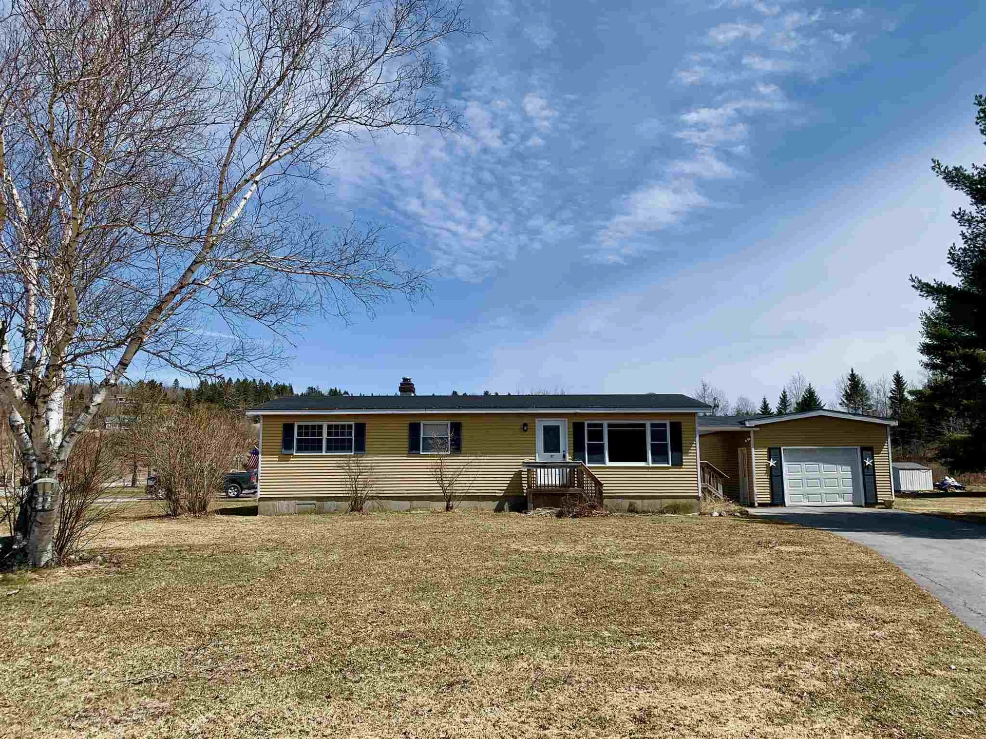 27 Nathan Street Canaan VT 05903