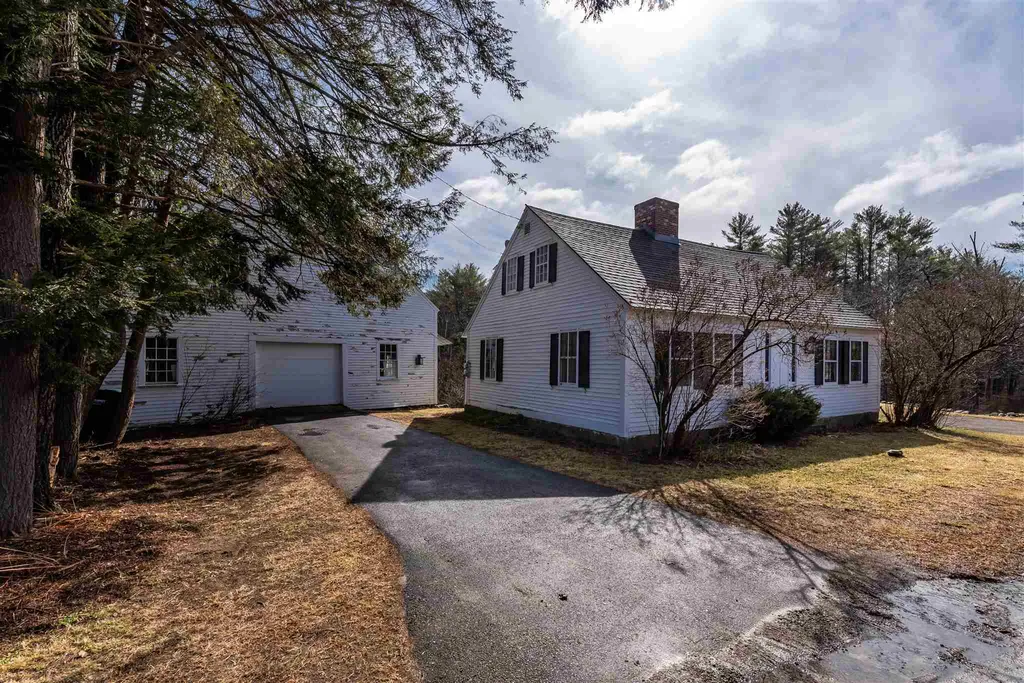 435 School Street Tilton NH 03276