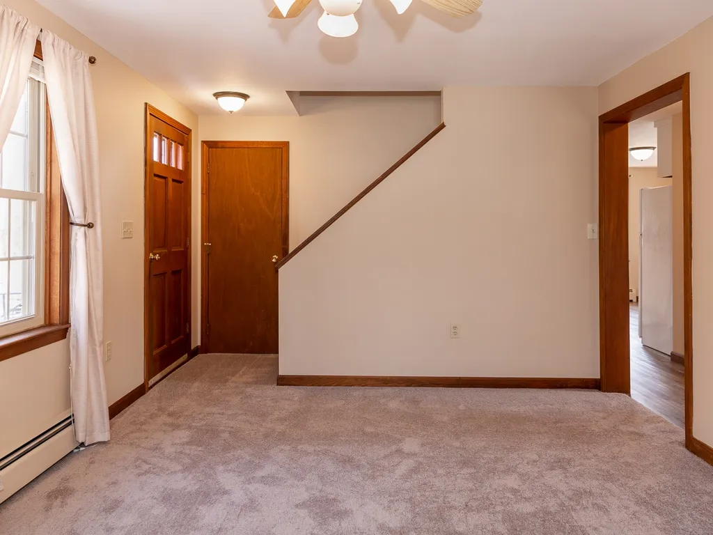 94 Elm Street Epping NH 03042