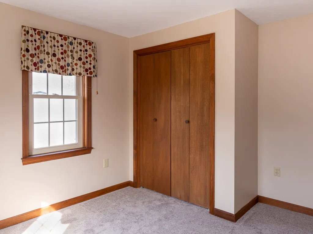 94 Elm Street Epping NH 03042