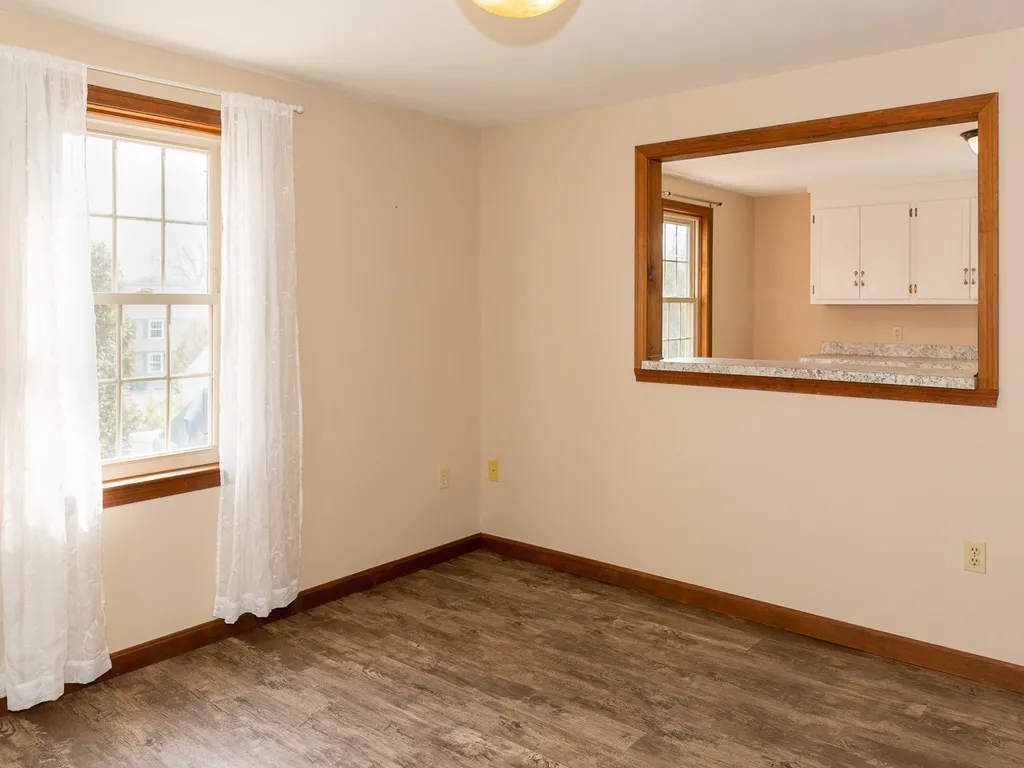 94 Elm Street Epping NH 03042